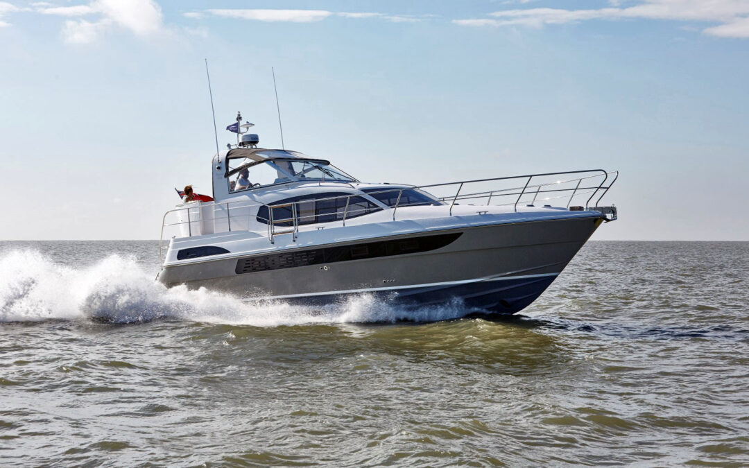 Haines 400 Continental Wereldprimeur op Boot Holland