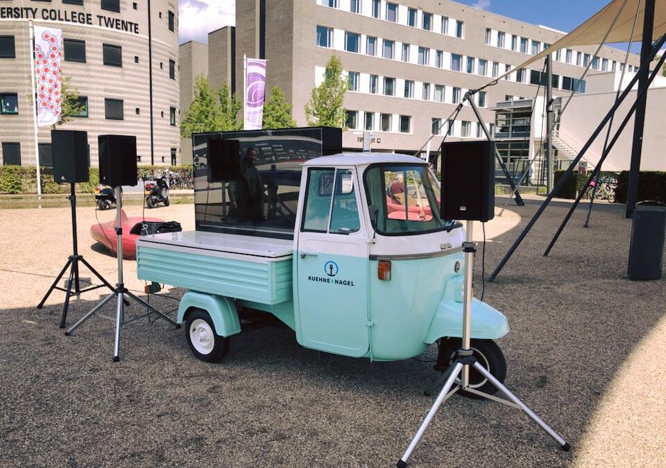 Opvallen doe je met de Ledschermbus !!